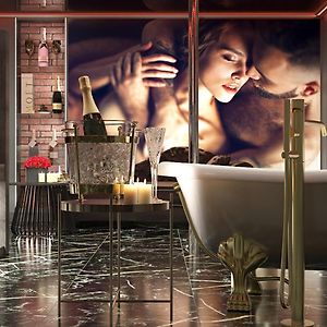 Grey Secret Champagne Apartament Spa